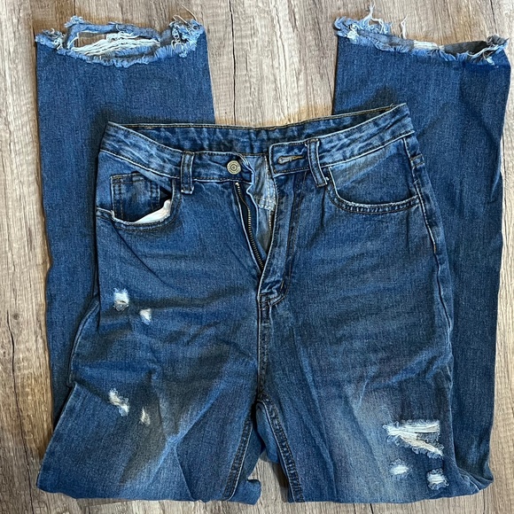 SHEIN Denim - SHEIN Ripped Straight Leg Jean Size S